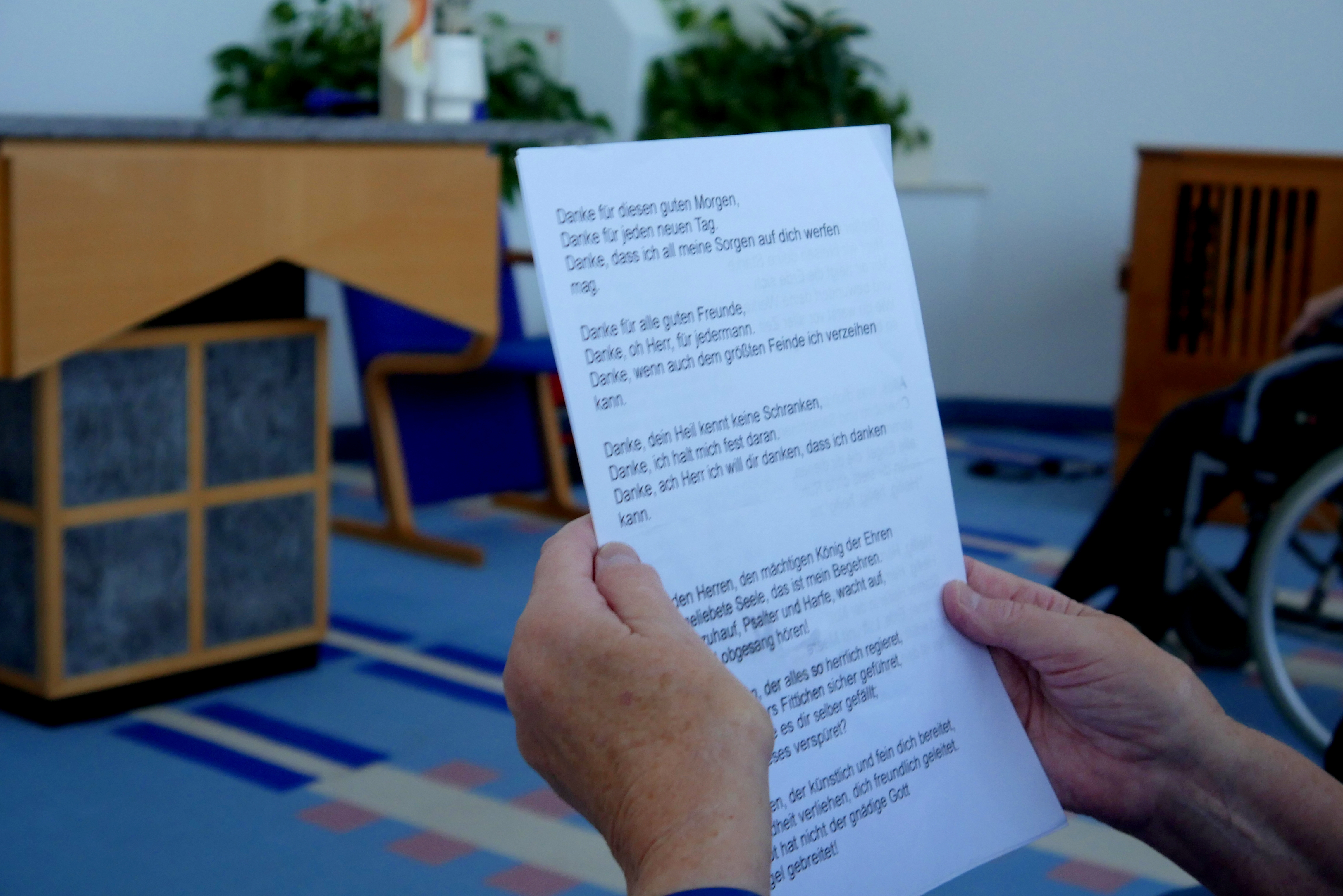 Emmaus - Ehrenamtliche gestalten Andachten in Bottroper Senioreneinrichtungen